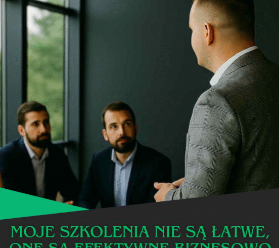 Większość szkoleń kończy się certyfikatem. Te, które prowadzi Łukasz, zaczynają się od diagnozy i kończą planem wdrożenia. Dowiedz się, jak wygląda proces szkoleń efektywnych biznesowo (SEB) i dlaczego nie warto zaczynać od „kiedy i ile”, tylko od „po co”.